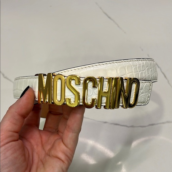 MOSCHINO Milano White Leather Belt with Gold Buckle - Picture 2 of 8